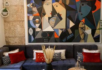 Apartment Luxury Palace No1 has rooms with a private hot tub