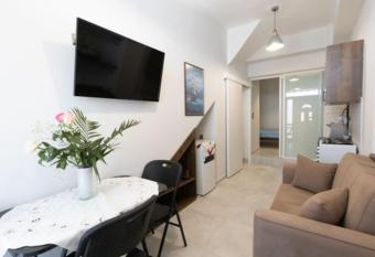 Aigli Guest House has Balcony rooms