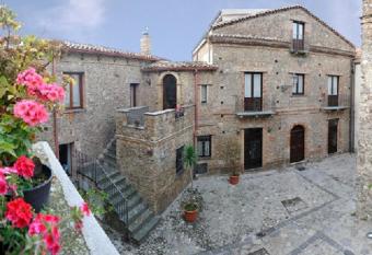 b&b La casa di Ely has Balcony rooms