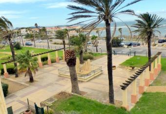 Comfortable nest with pool facing the sea has Balcony rooms