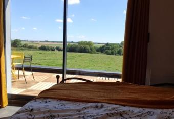 Le pr   en bulles has Balcony rooms