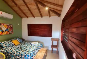 Chal   MahaloJ 2 minutos da praia has Balcony rooms