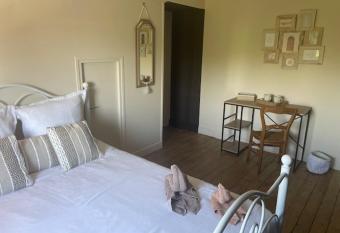 Chambre d h  tes Charleville-M  zi  res has Balcony rooms