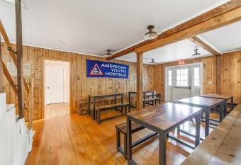 HI - Martha's Vineyard Hostel allows 18 year olds to book a room