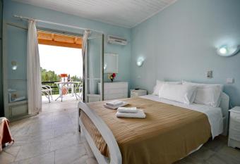 Studio Tasos has Smoking/Balcony rooms