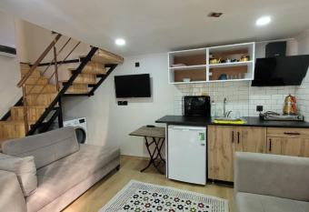 istanbul tinyhause has Balcony rooms