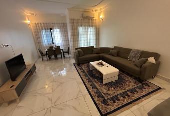 appartement de 150 m2 au coeur du point e dan immeuble r  cent has rooms with a private hot tub