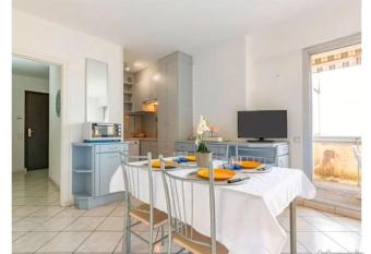 Appartement la Galerne Royan-Pontaillac - plage casino has Balcony rooms