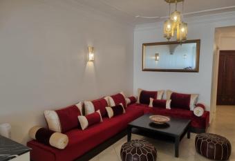 Appartement spacieux et agr  able allows 18 year olds to book a room