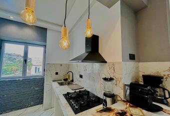 Private apartment, bright and quiet allows 18 year olds to book a room