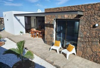 Casa Noe has Balcony rooms