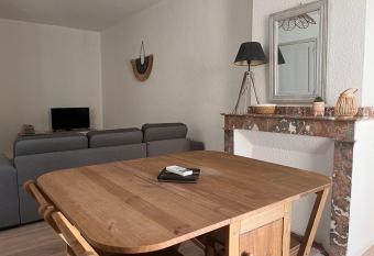 A 2 pas des halles, joli T2 terrasse has Balcony rooms