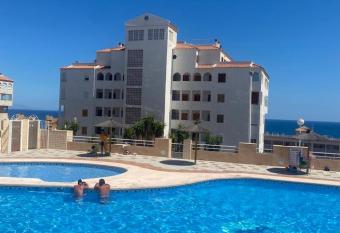 Bungalow Sea & Airport has Balcony rooms