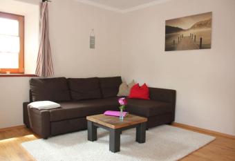 Gem  tlich wohnen auf Zeit has Balcony rooms