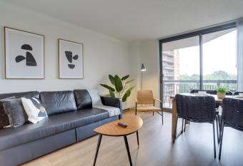 Modern & Charming Apt With Rooftop @pentagon City has Balcony rooms