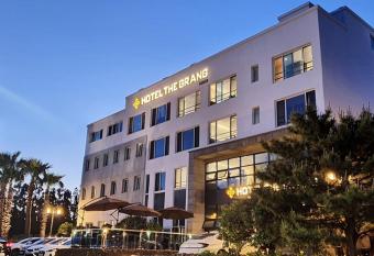 Hotel The Grang Jungmun has Balcony rooms