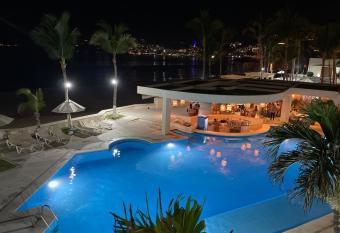 PRECIOSO CONDOMINIO FRENTE AL MAR EN MANZANILLO has Balcony rooms