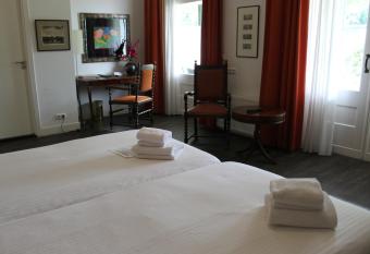 Hotel Oranjeoord has Balcony rooms