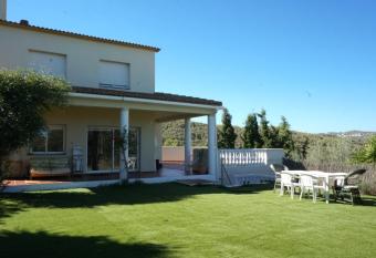 Casa Atalaya allows 18 year olds to book a room