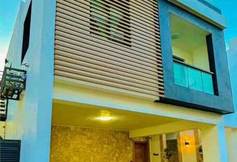 Self Check+Jaccuzzi+5gwifi+Projector+bbq+bar+ DR has rooms with a private hot tub