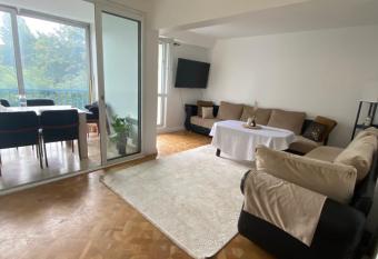 Charmant appartement tout   quip   has Balcony rooms