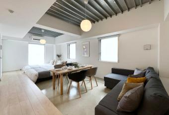 bHOTEL Arts Dobashi - New Studio Apt in the City Center for 6Ppl allows 18 year olds to book a room