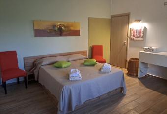 Villa Gatto Camilla has Balcony rooms