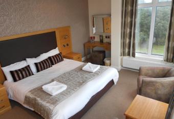 Marine Lodge has Balcony rooms