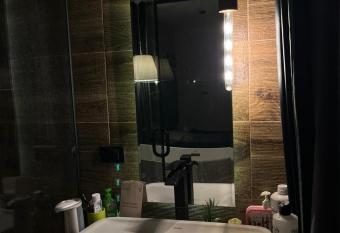 Studio 504 has rooms with a private hot tub