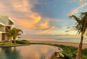 Hacienda Iguana beach house with swimming pools, beach and ocean view has Balcony rooms