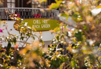 Ericeira Chill Hill Hostel & Private Rooms - Peach Garden allows 18 year olds to book a room