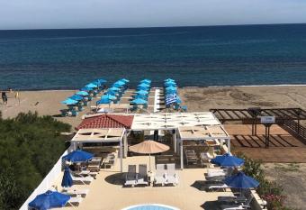 Frank Apartments allows 18 year olds to book a room