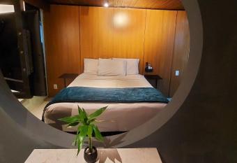 Green Flat has Smoking/Balcony rooms