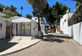 Del Bosque Tj Inn allows 18 year olds to book a room