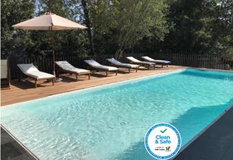 Quinta do Pedregal allows 18 year olds to book a room