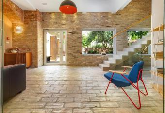 Azur Palace Luxury Rooms allows 18 year olds to book a room