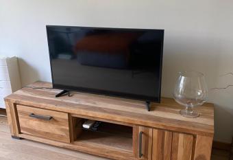 Appartement 174 allows 18 year olds to book a room