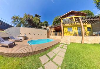 Mans  o com piscina no Abra  o Ilha Grande has Smoking rooms