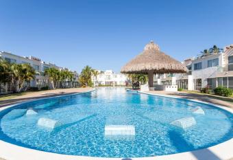 Acapulco Diamante. Casa de descanso allows 18 year olds to book a room