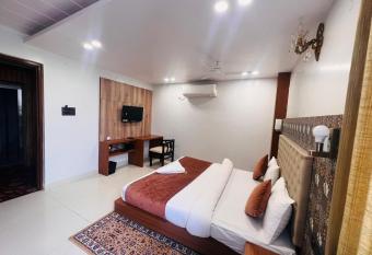 Palash hotel and banquet has Balcony rooms