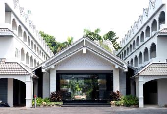 Pooh Beach Resort & Spa allows 18 year olds to book a room