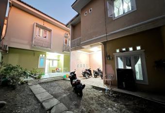 SPOT ON 93022 Anugrah Homestay Syariah allows 18 year olds to book a room