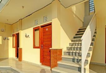 OYO 92952 Nirmala Guest House allows 18 year olds to book a room