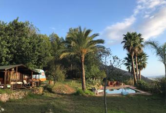 Casa del Paso has Balcony rooms