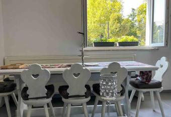 Appartamento nuovo e confortevole allows 18 year olds to book a room