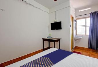 SPOT ON Vinayaka Tourist Home allows 18 year olds to book a room