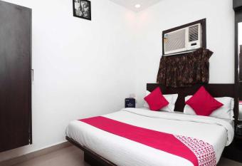 OYO Flagship Hotel Majestic allows 18 year olds to book a room