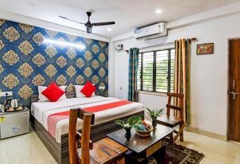 OYO Flagship Living Earth Farm Resort & Restaurant allows 18 year olds to book a room