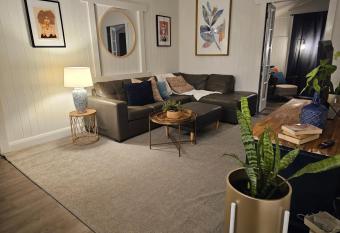 Cohoe Cottage allows 18 year olds to book a room