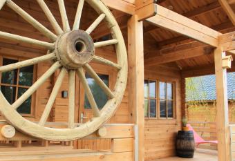 Chalet Estive has Balcony rooms